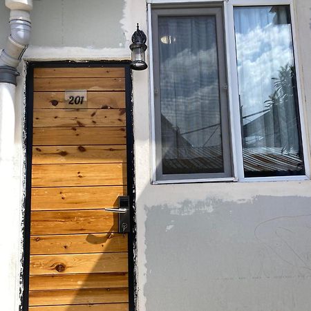 Family Apartment In Avlabari Тбилиси Экстерьер фото