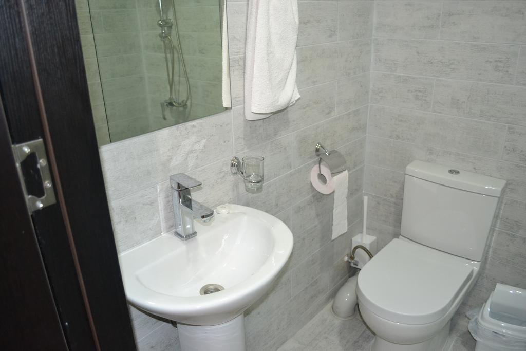 Family Apartment In Avlabari Тбилиси Экстерьер фото