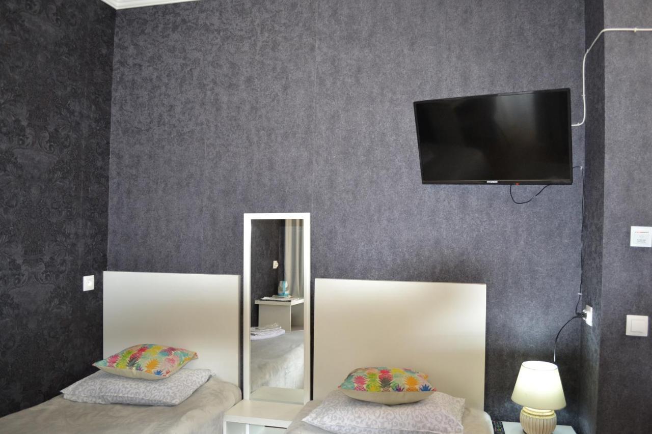 Family Apartment In Avlabari Тбилиси Экстерьер фото