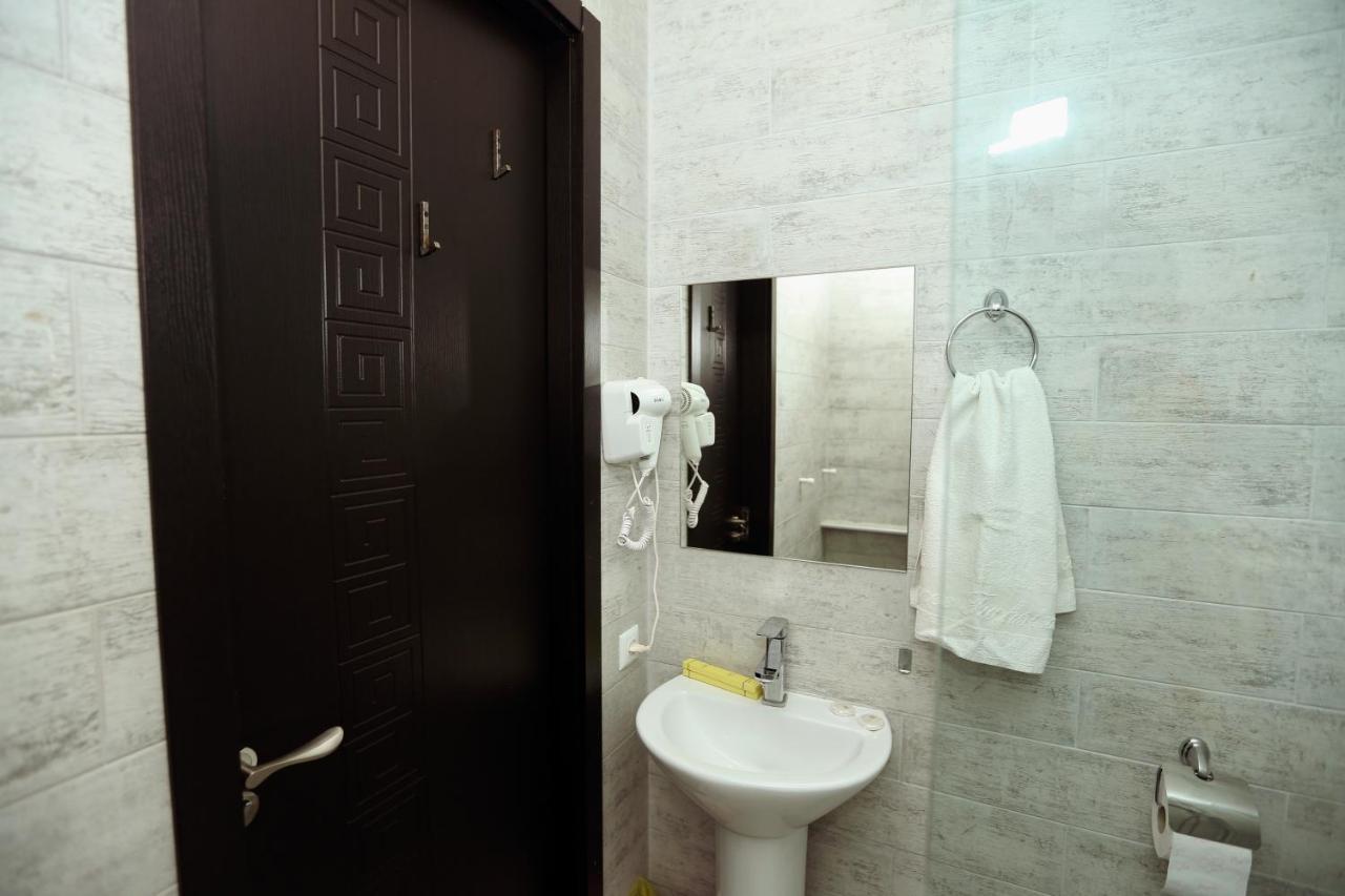Family Apartment In Avlabari Тбилиси Экстерьер фото